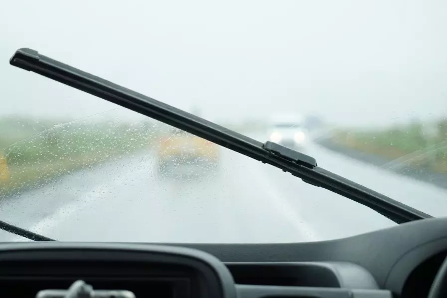 Efek Samping Mengabaikan Karet Wiper yang Retak | Suzuki Jember